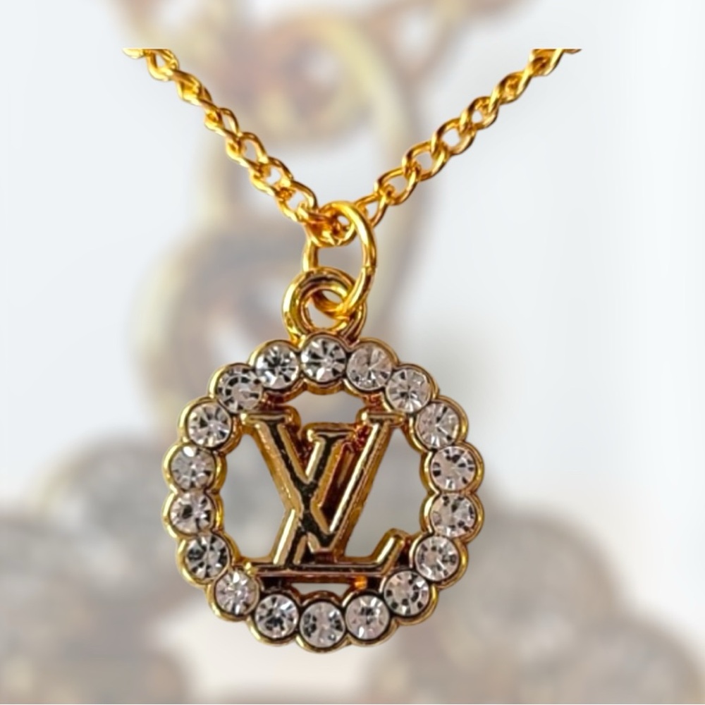 Beautiful LV Charm on unbranded Chain - Picture 1 of 6
